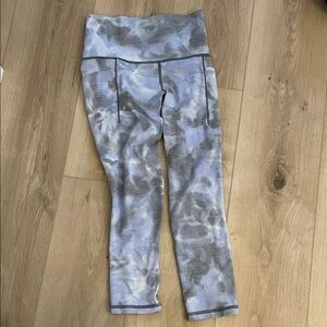 Athleta Black and Gray Patterned Leggings